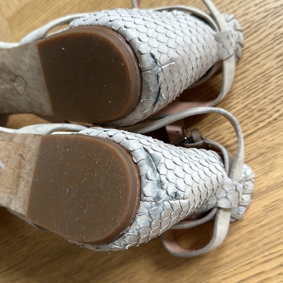 Sigersion Morrison nude leather flats with ankle strap, size 8.5 - Picture 6 of 7